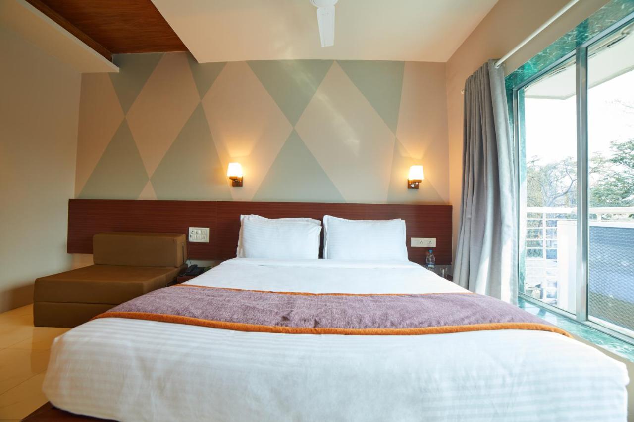 Aureole Mrida - A Boutique Hotel Lonavala Exteriör bild
